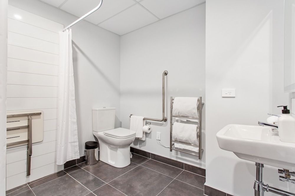 Apartment, Accessible, Kitchenette (Non-Motorway Facing) - Photo 3