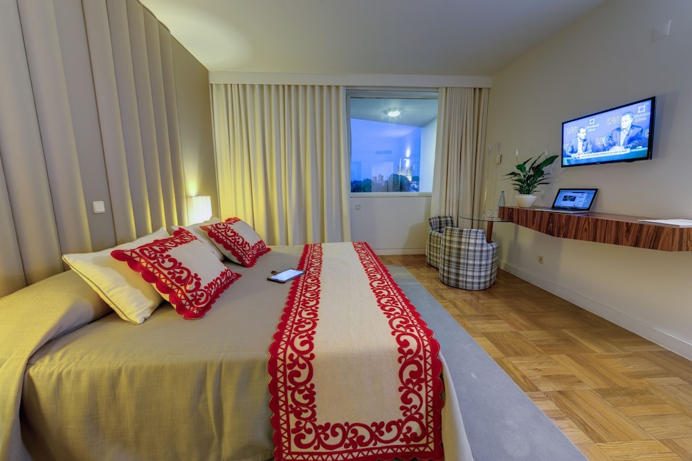 Available room