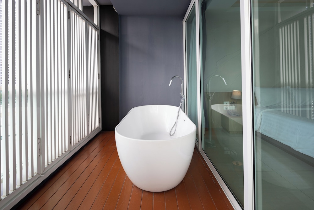 Grand Deluxe Seaview - Photo 4