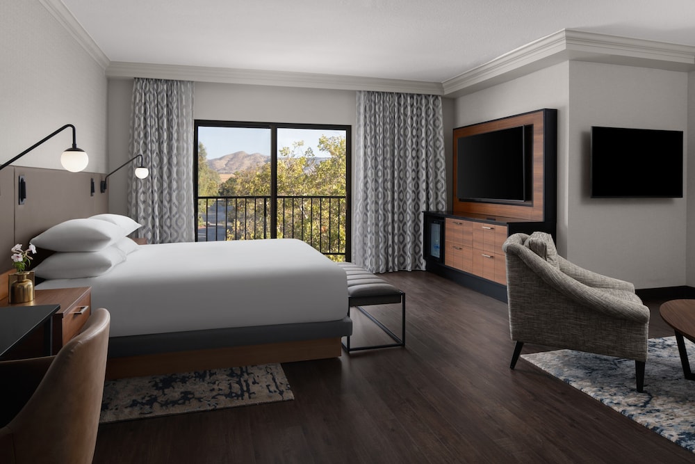Suite, Balcony (California) photo 3