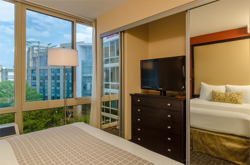 Suite, 1 Bedroom (King w/Full Kitchen)