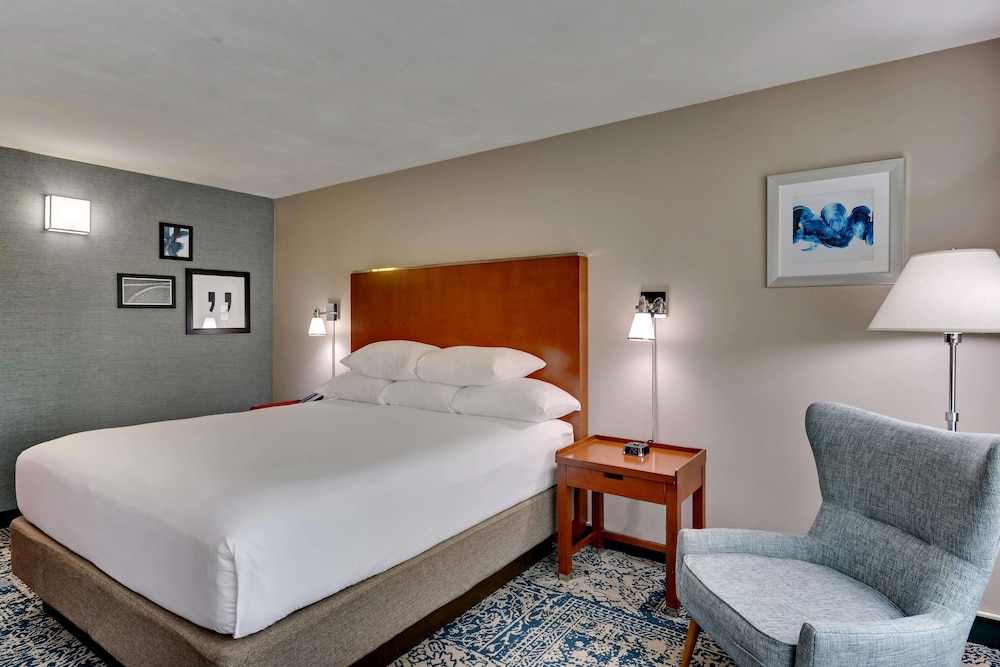 Deluxe Room, 1 King Bed With Sofa Bed, Refrigerator & Microwave (Upper Floor) photo 2