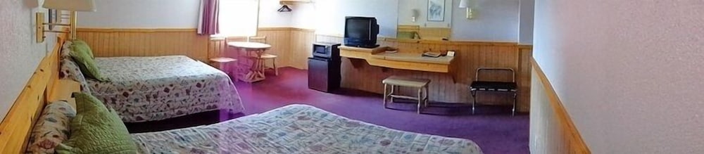 Room, 2 Queen Beds photo 1