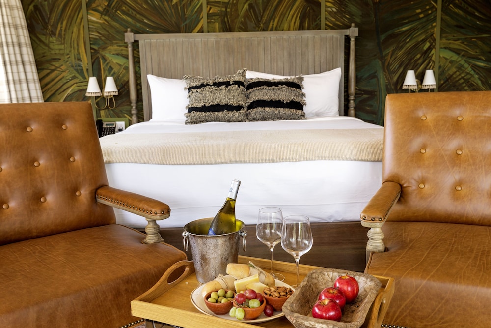 Beachfront Suite photo 2