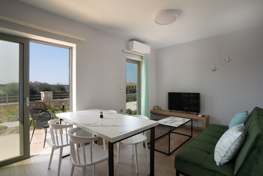 Junior Studio Suite, 1 Bedroom, Kitchen, Tower photo 3