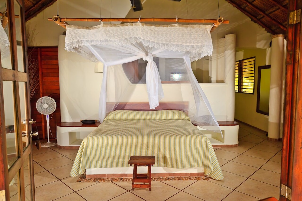 Luna Nueva Suite  AC Room from 9pm to 8am