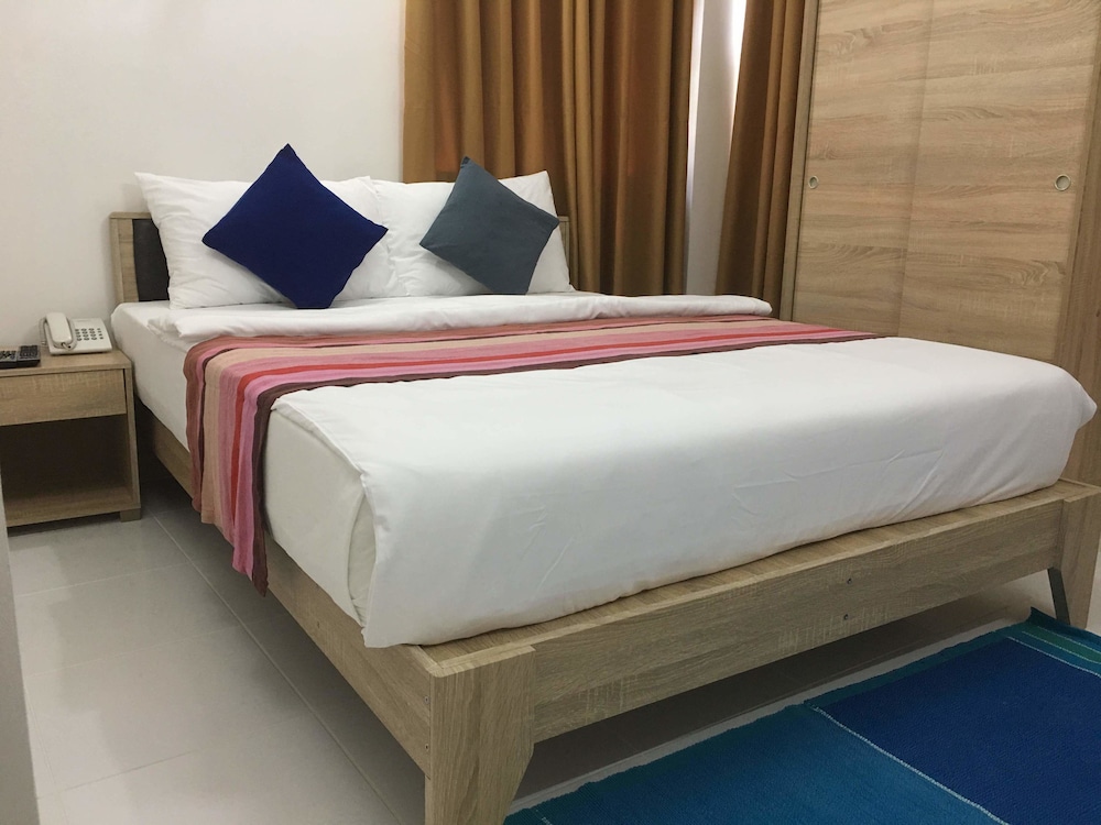 Deluxe Room, 1 Queen Bed, Non Smoking