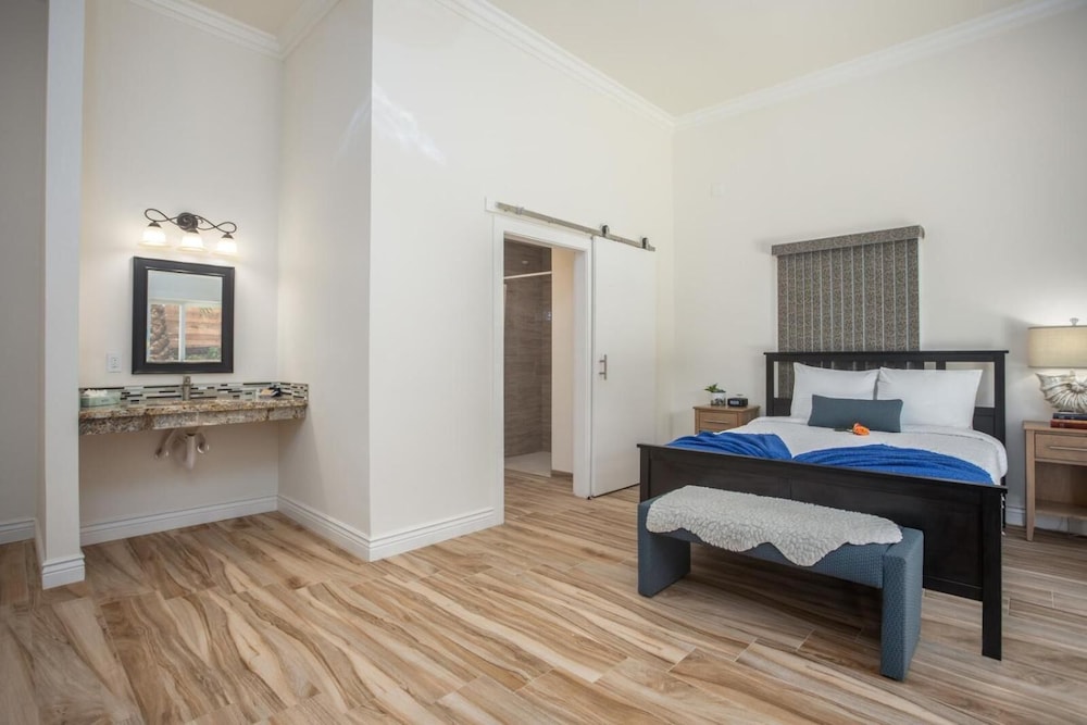 Comfort Suite photo 2