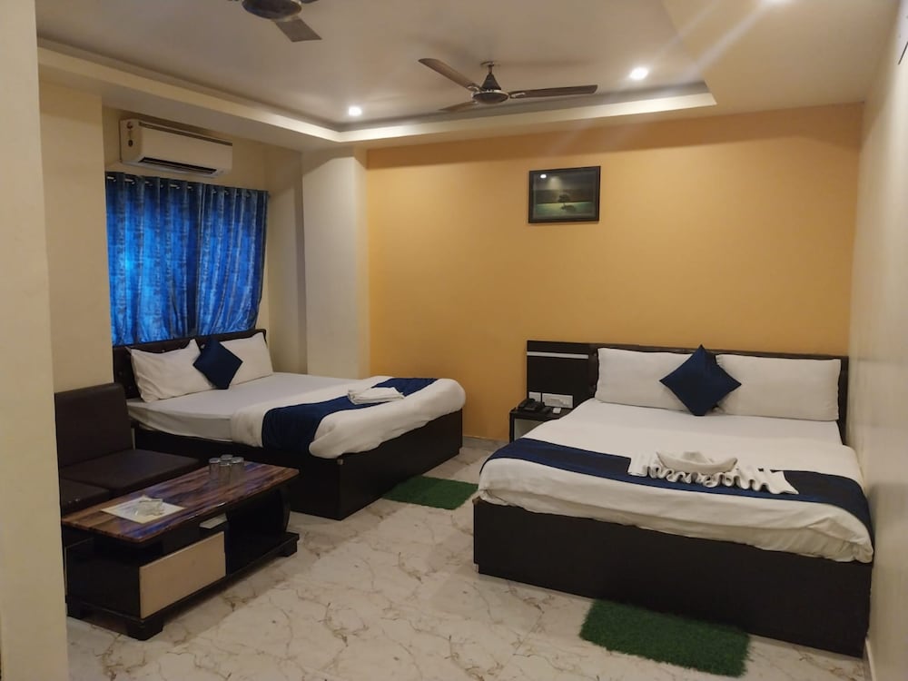 Deluxe Quadruple Room, City View photo 1