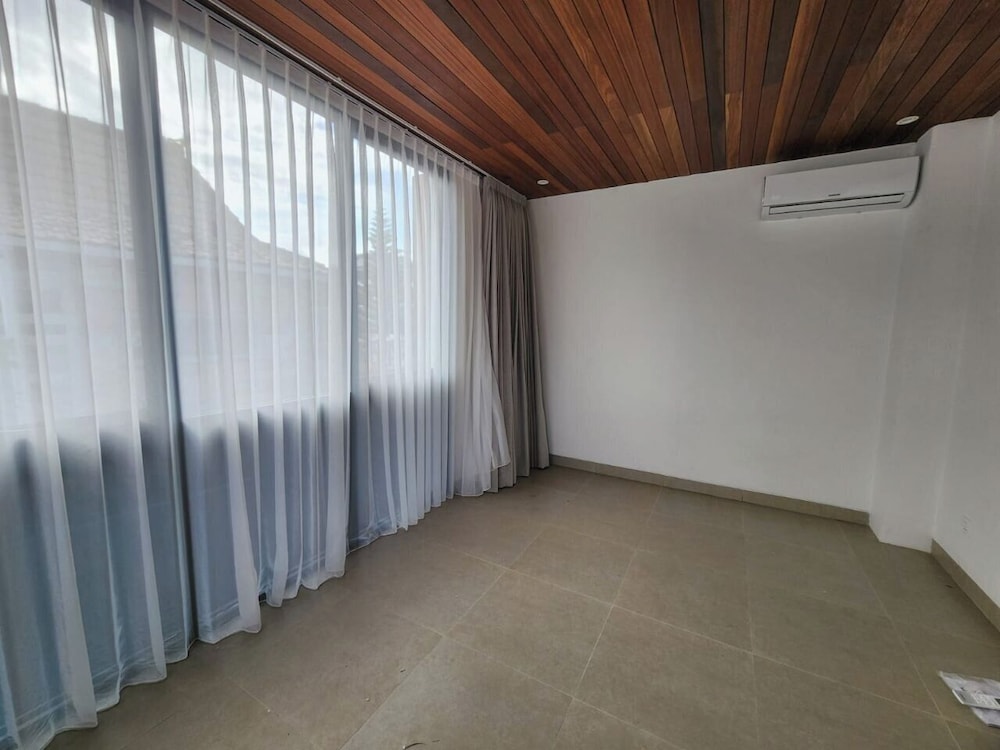 Villa photo 3