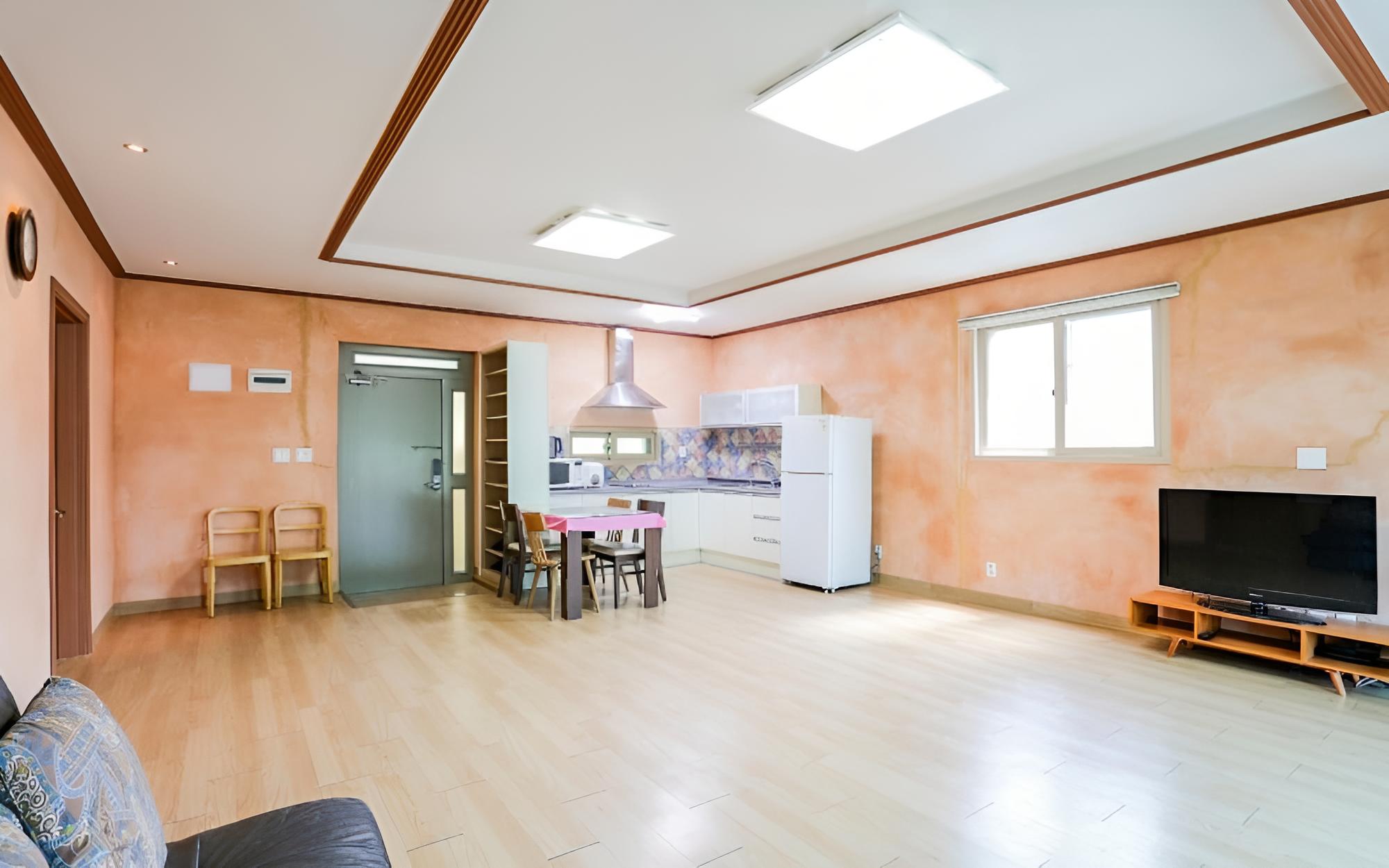 Room (2nd floor group) photo 2