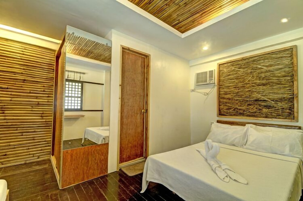 Deluxe cottage aircon (2nd row) photo 2