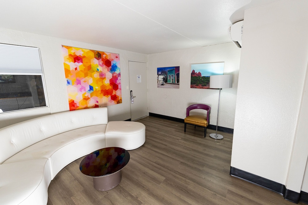 King Suite - Photo 3