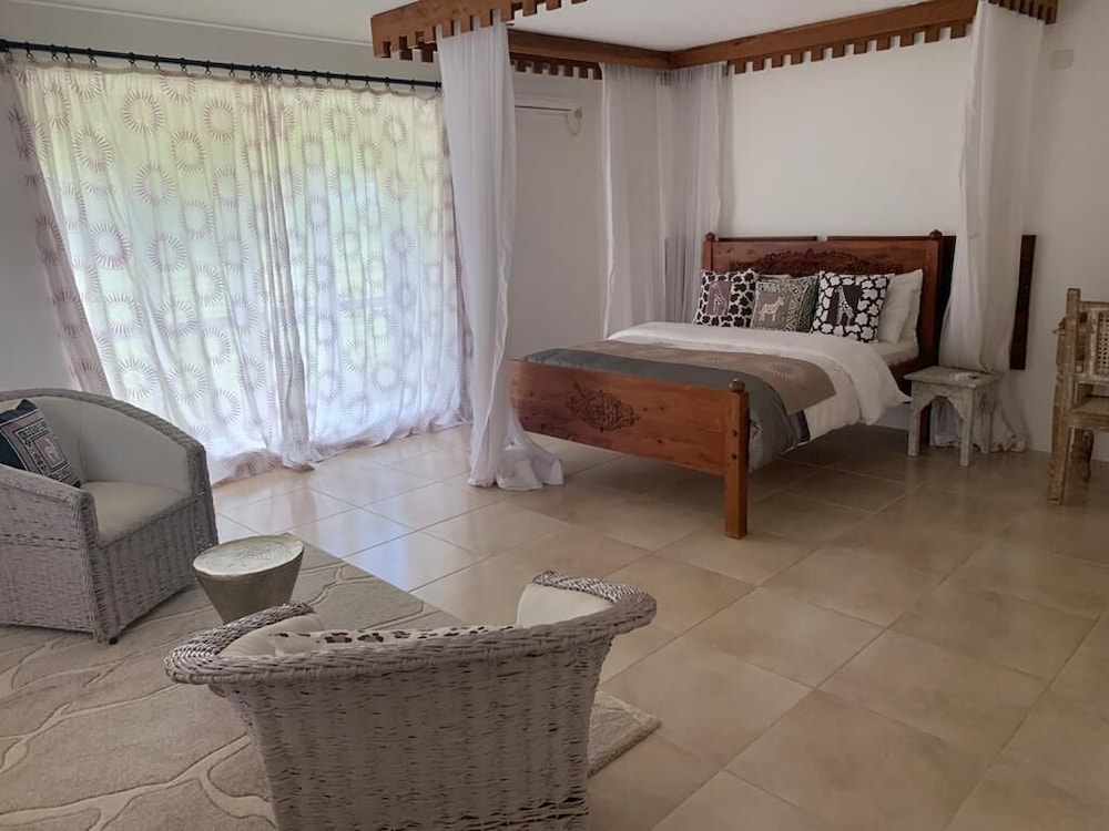 Luxury Villa photo 1