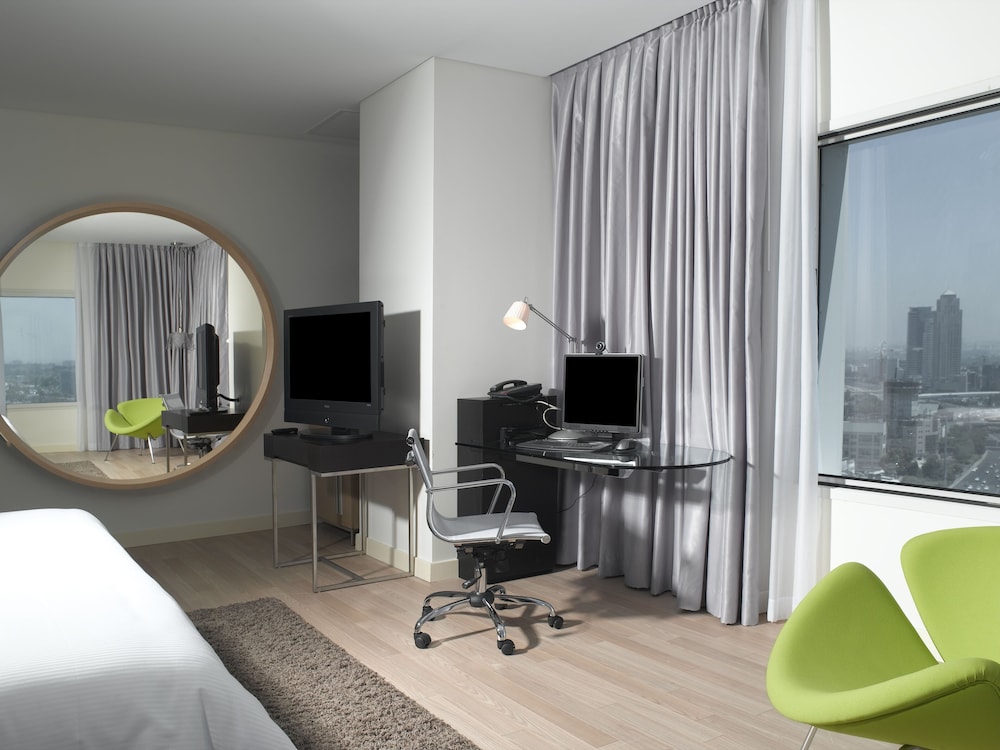 Premium Room, 1 King Bed, City View - Photo 5