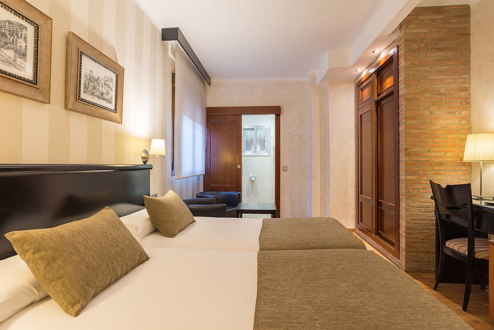 Superior Double Room - Photo 3