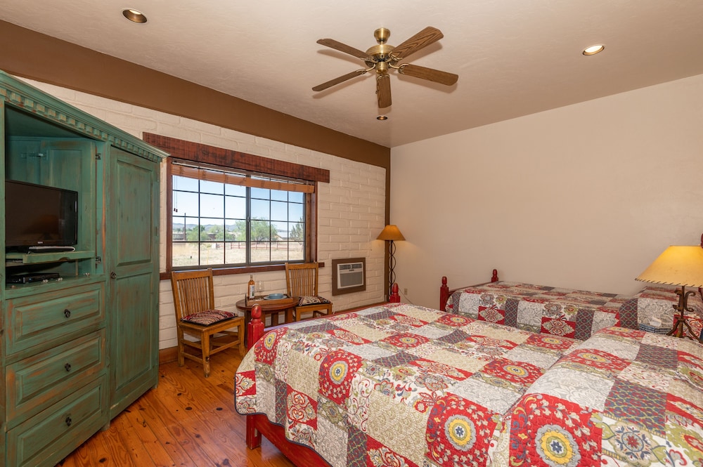 Double Bed Room - Downstairs