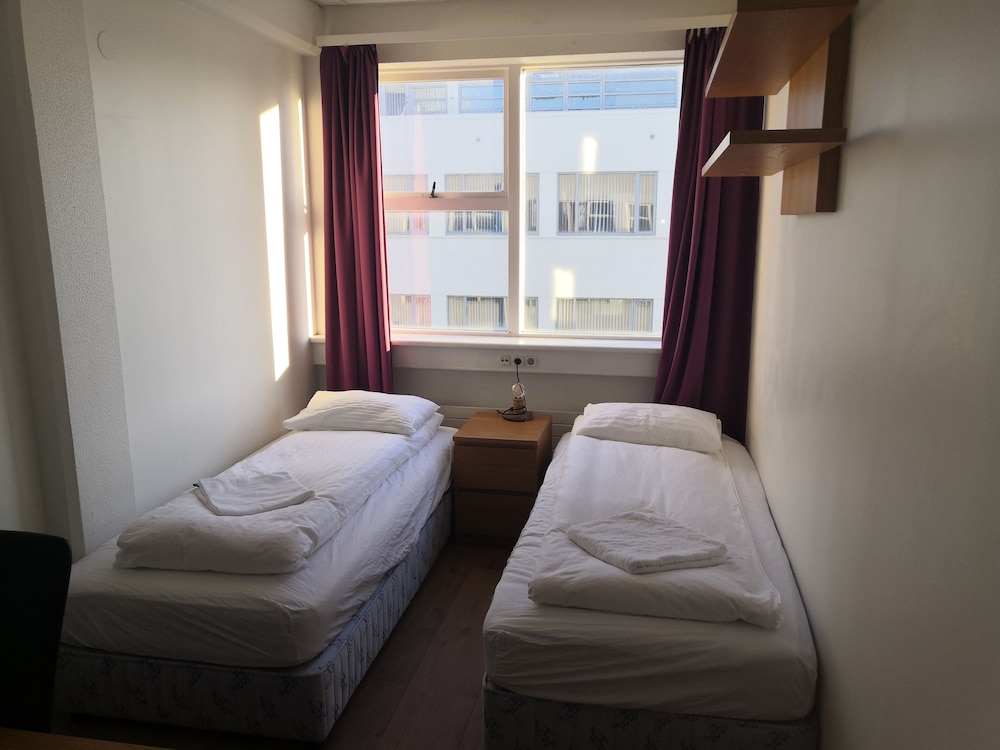 Standard Twin Room, 2 Twin Beds, Private Bathroom, City View photo 1