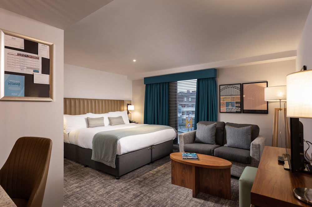 Studio Suite, 1 King Bed, Kitchenette - Photo 3