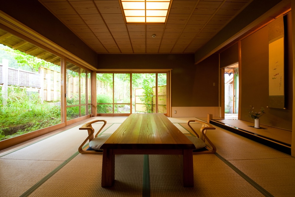 Traditional House (OYAMA), Garden View