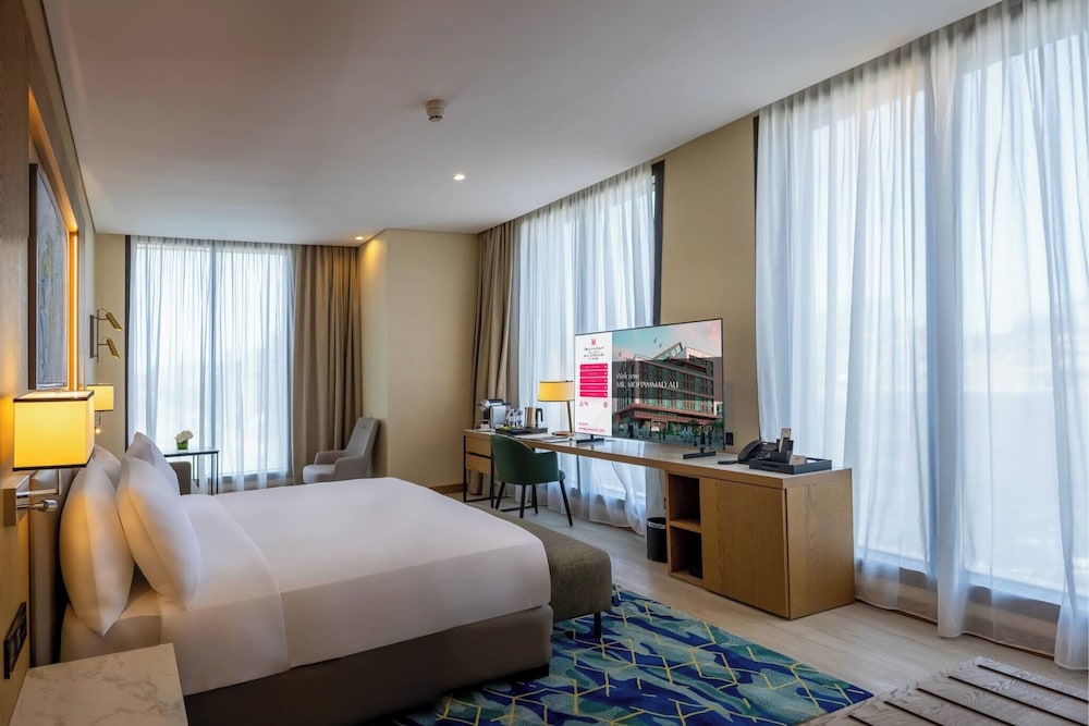 Executive Room, 1 King Bed - Photo 1