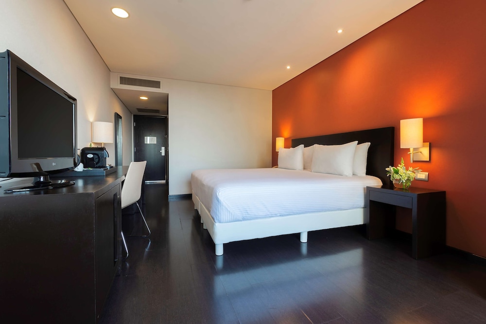 Junior Suite (Extra Bed 3 Adults) - Photo 1