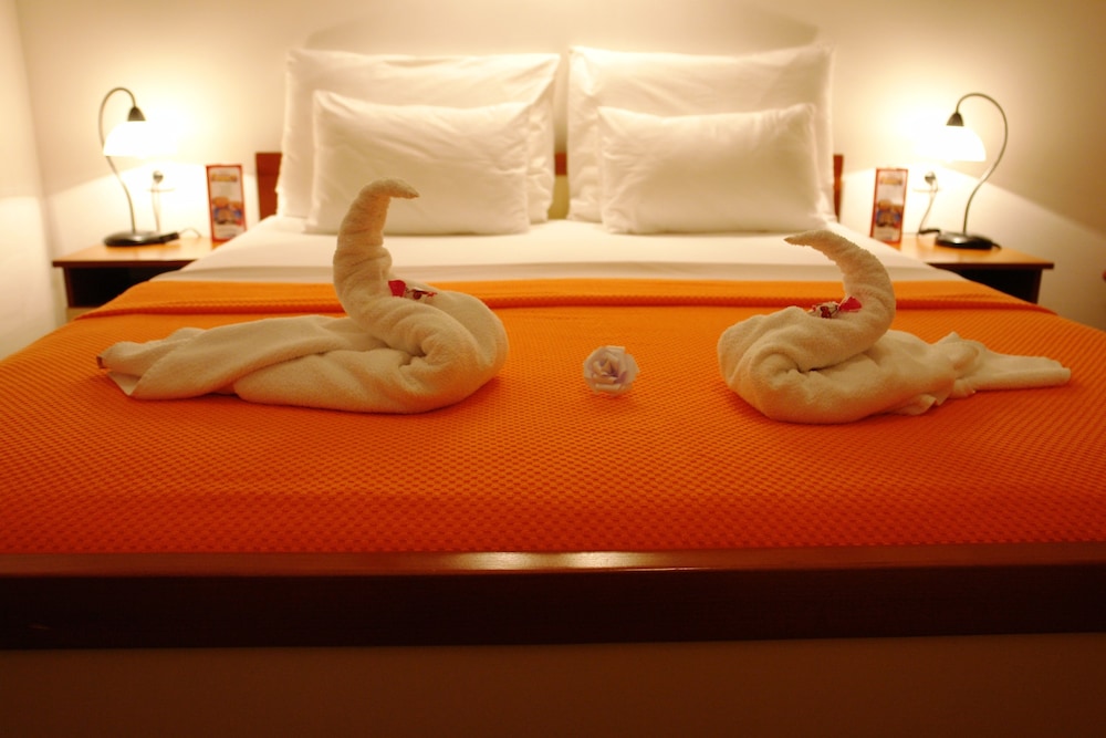 Twin Room - Photo 2