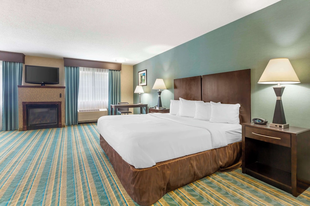 Suite, Multiple Beds, Non Smoking, Fireplace (with Sofabed) - Photo 4