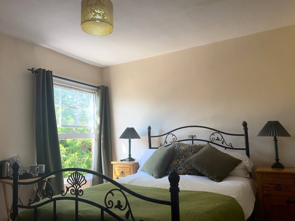 Basic Double Room, Private Bathroom photo 1