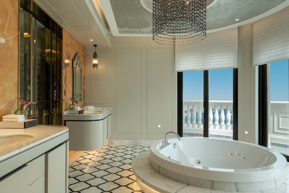 Royal Suite, 1 Bedroom, Terrace photo 3