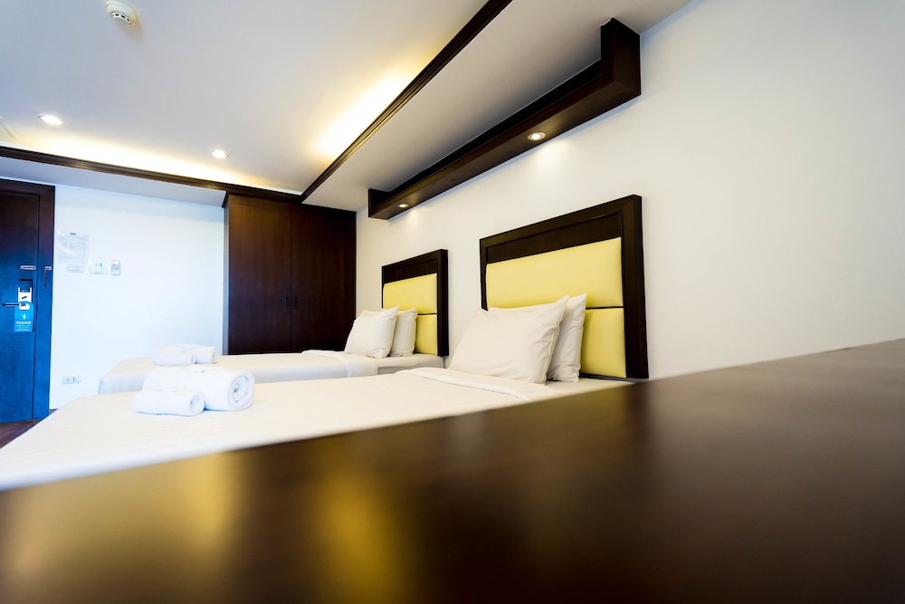 Standard Twin Room, 2 Twin Beds photo 3