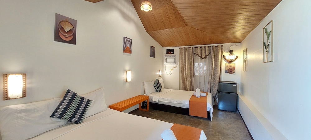 Family Tent, 3 Bedrooms, Lanai, Garden Area photo 2