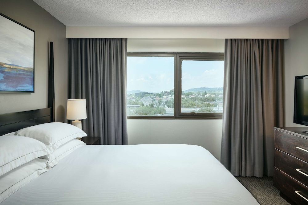 Executive Room, 1 King Bed (with Shower) - Photo 1