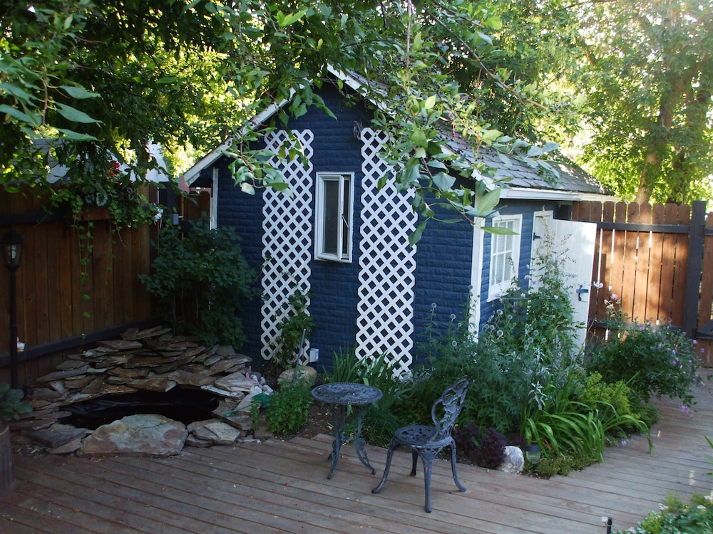 Cottage, Garden Area photo 3