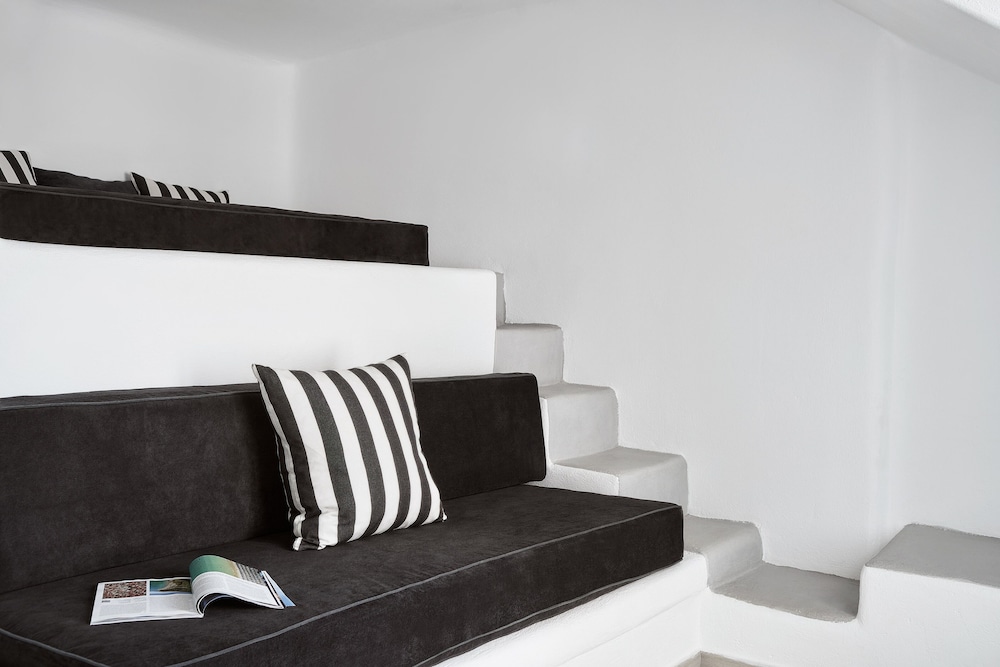Family Suite, 2 Bedrooms (Surrounding view) photo 2