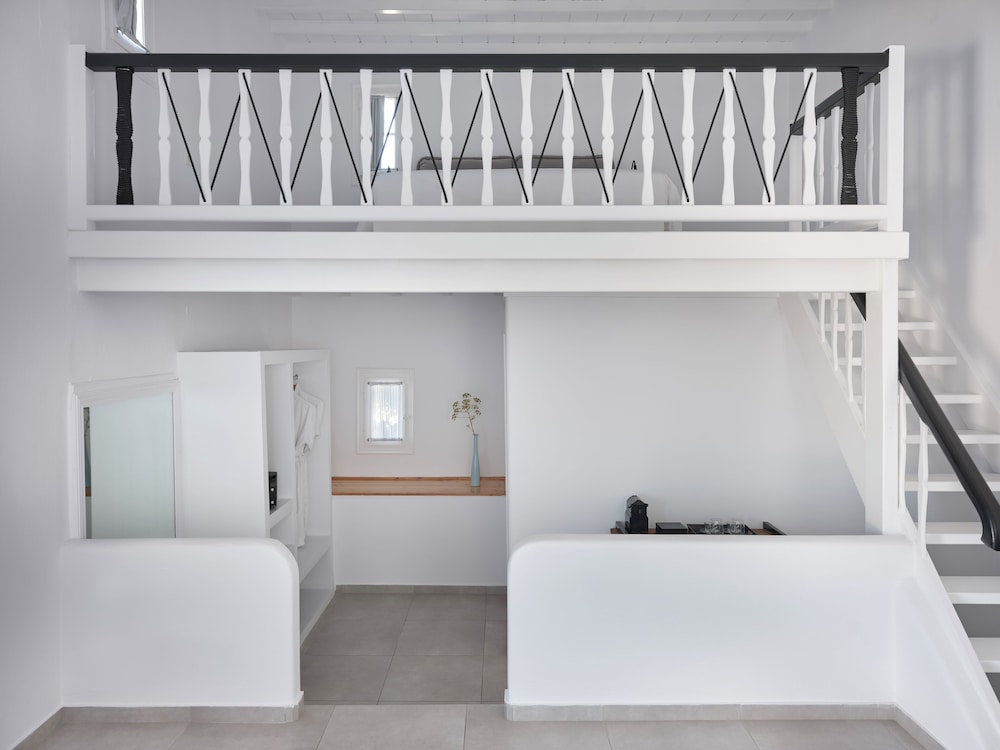 Honeymoon Suite, Sea View - Photo 4