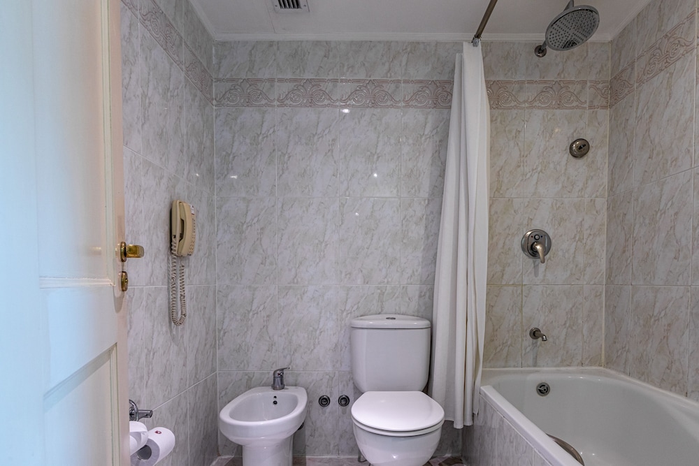 Suite, Corner - Photo 6