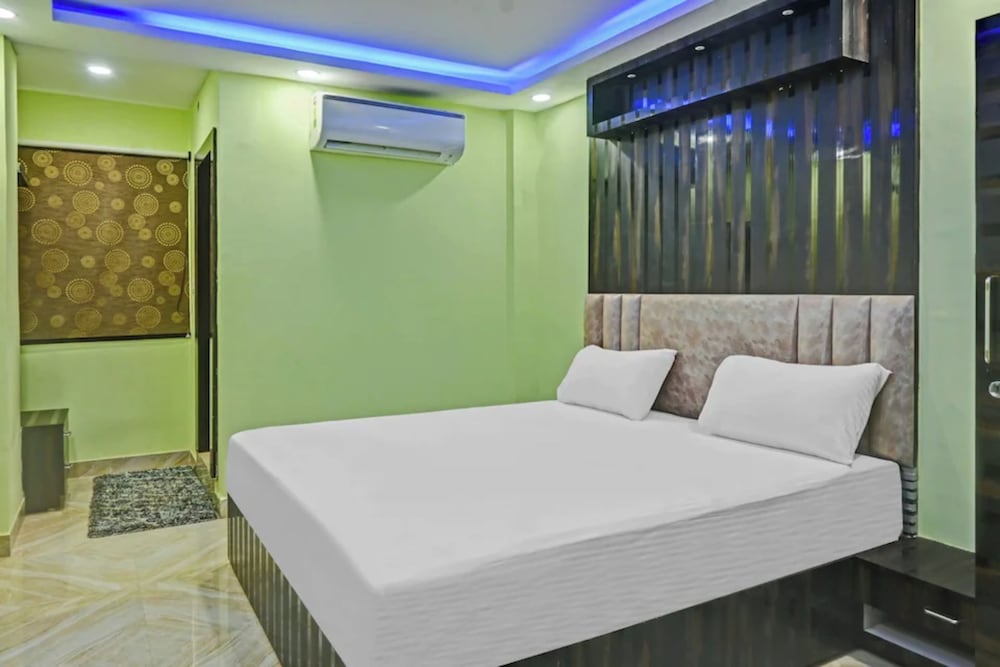 Deluxe Double Room, City View photo 3