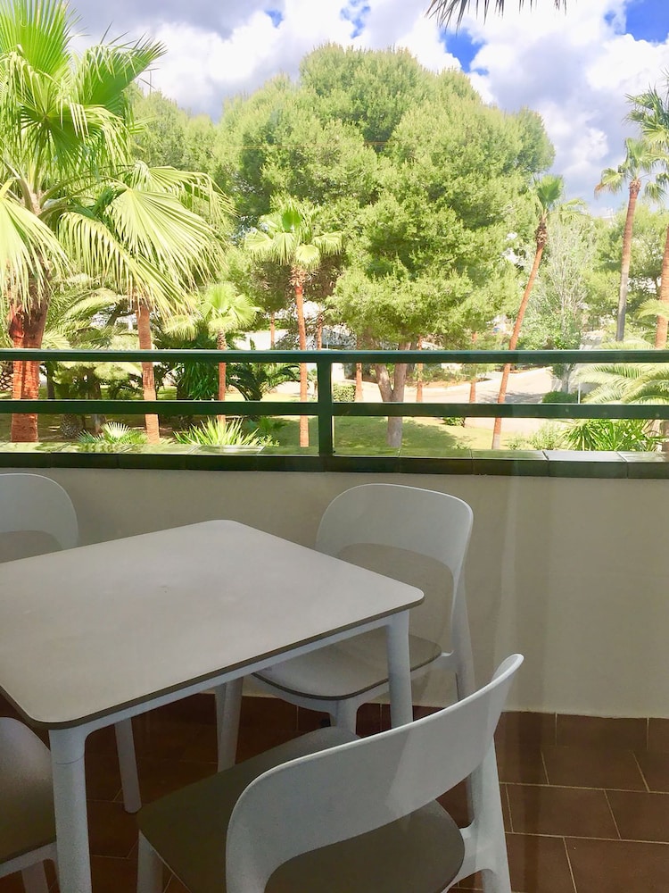 Double Room, Balcony thumbnail 6