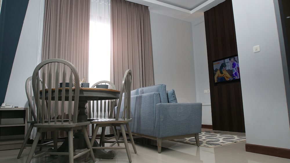 Suite, 1 Double Bed, City View photo 2