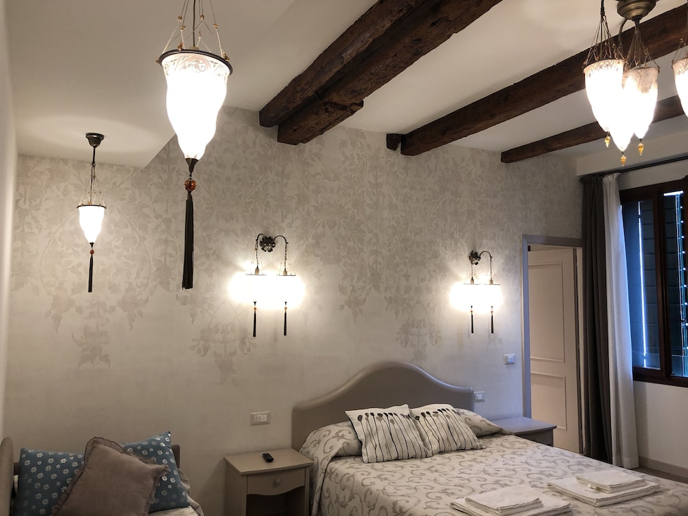 Deluxe Triple Room photo 2