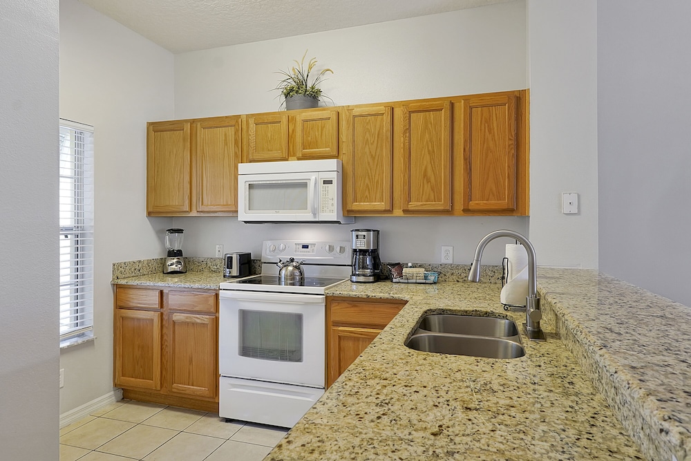 Standard Townhome, 2 Bedrooms, Hot Tub - Photo 11