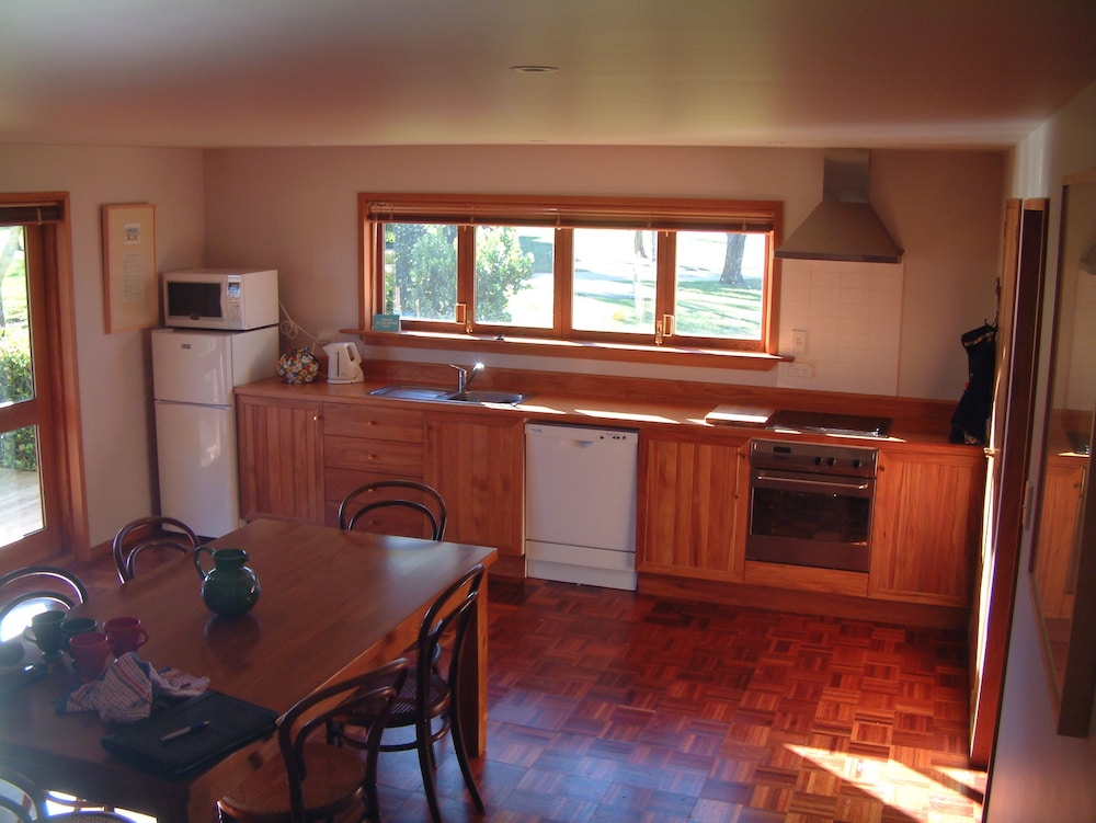 Standard Suite, 1 Bedroom, Non Smoking, Kitchen (Cottage, Min 2) photo 2