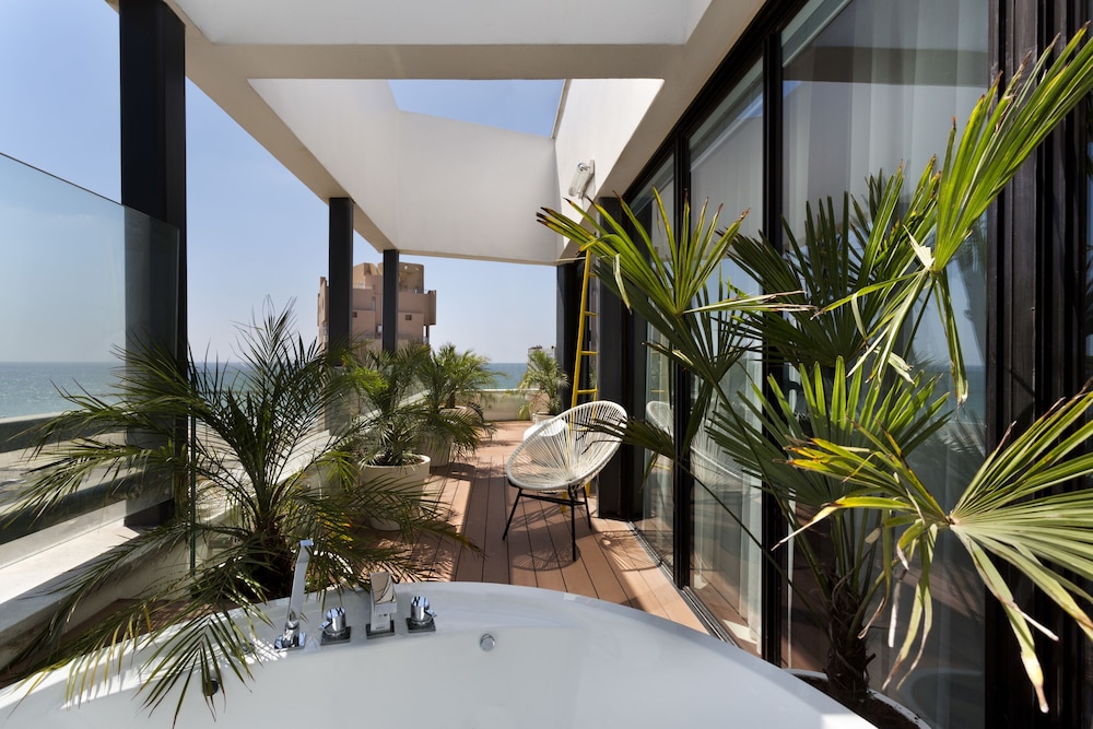 Penthouse, Hot Tub, Partial Sea View (Studio) photo 2