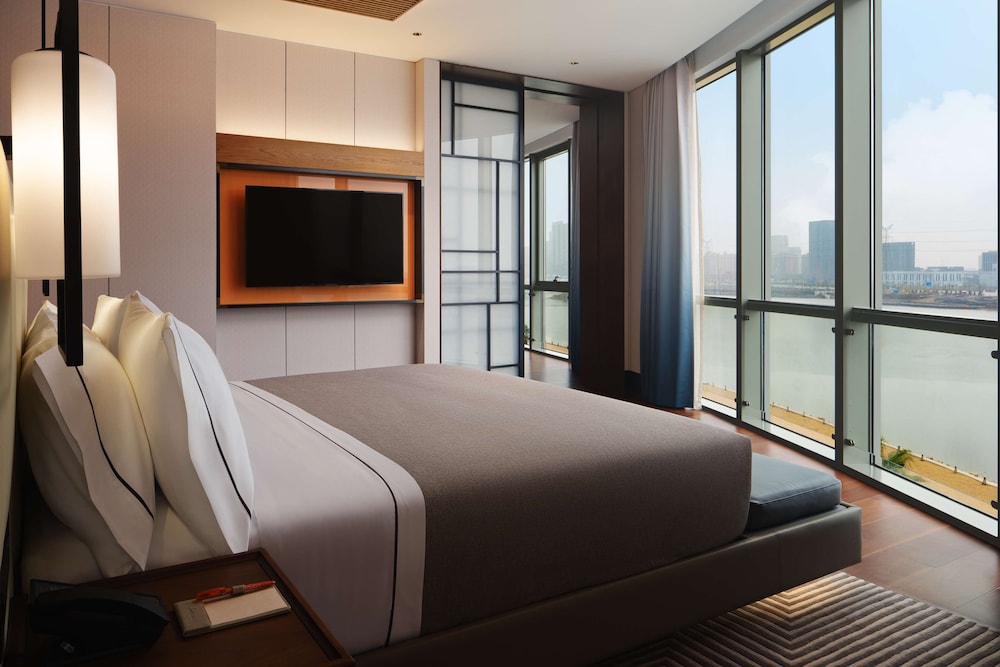 Panorama Lake View Suite - Photo 1