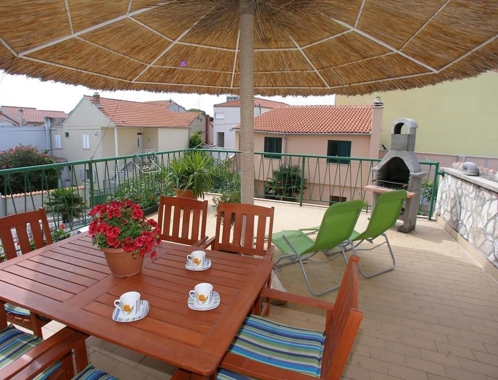 Apartment (Petar - 150m from the city center - A)
