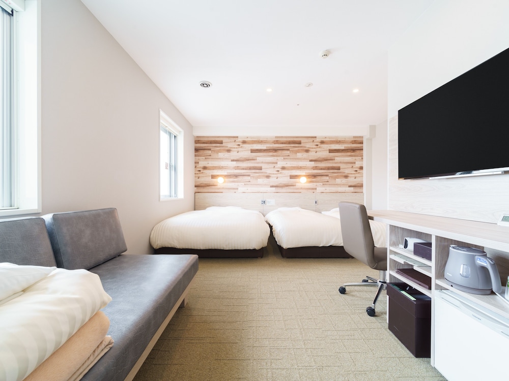 Triple Room, Non Smoking (No Housekkeping)