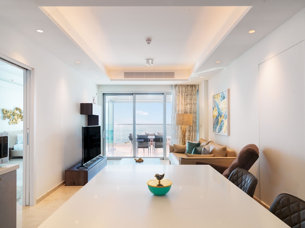 Luxury Apartment, 2 Bedrooms (2E)