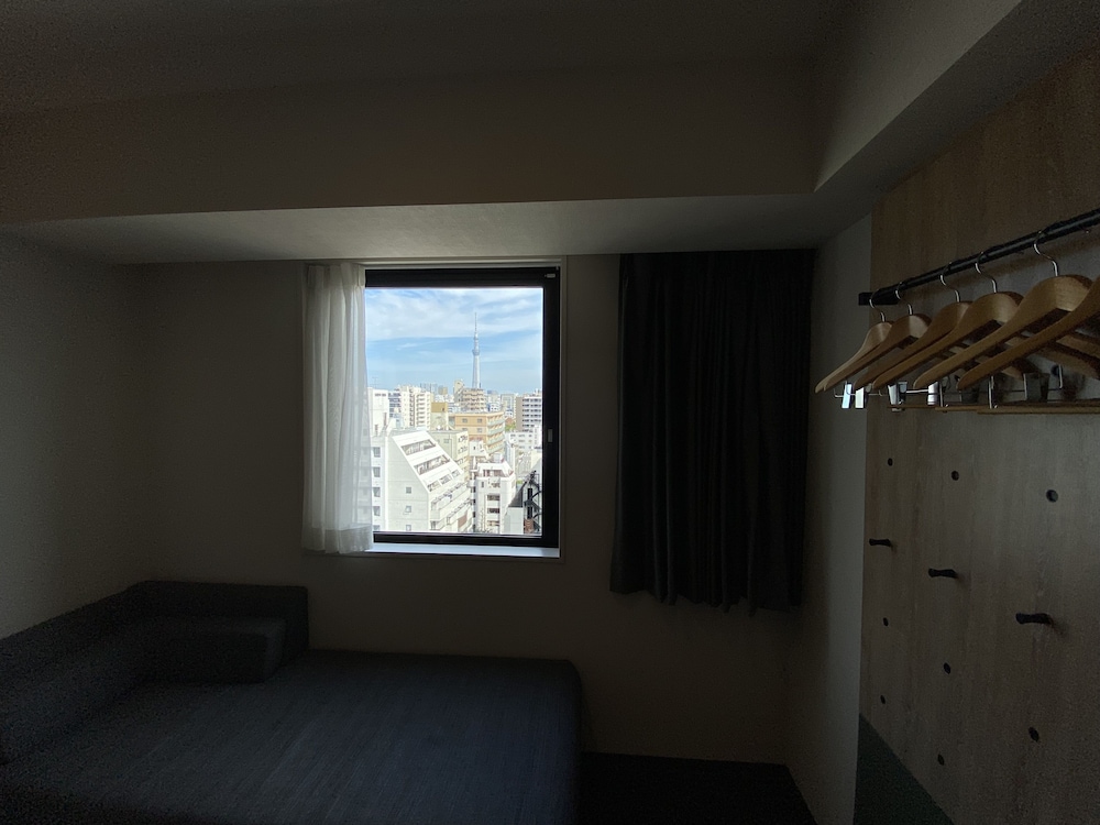 Deluxe Twin Room, Non Smoking (with Sofa Bed) thumbnail 5