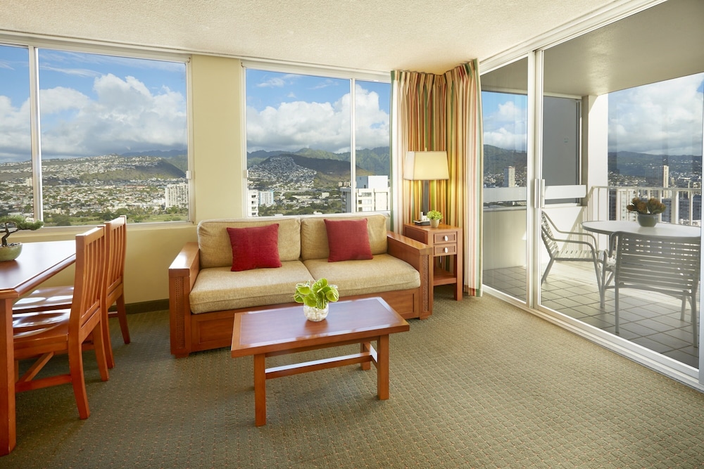 Suite, 1 Bedroom (1 Queen Bed) thumbnail 5